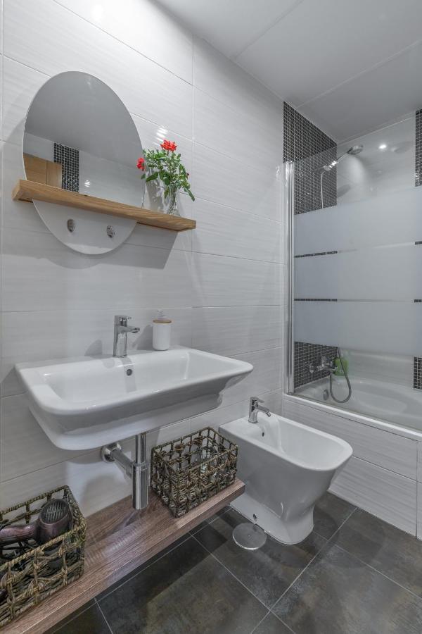 Tuguest Postigo I Catedral Apartment - Free Parking 그라나다 외부 사진